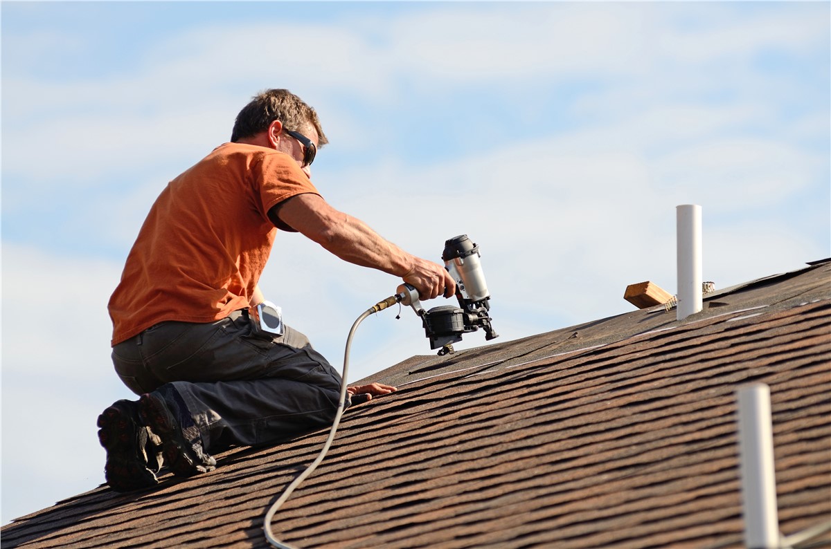 Why Is It Vital to Hire a Professional Roofer?
