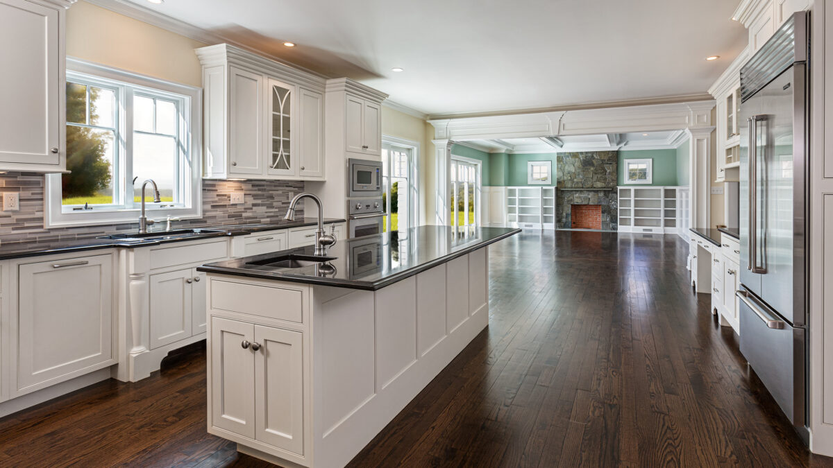 Stock Kitchen Cabinets vs. Custom Kitchen Cabinets 