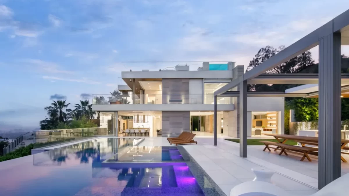 Live Where the Stars Live: Experience the Privileged Life in Beverly Hills