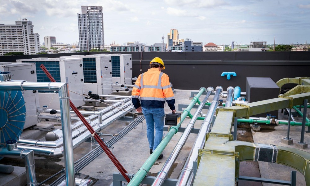 Industrial Decarbonization: Why Developers are Replacing Electric Elements with Heat Pump Technology