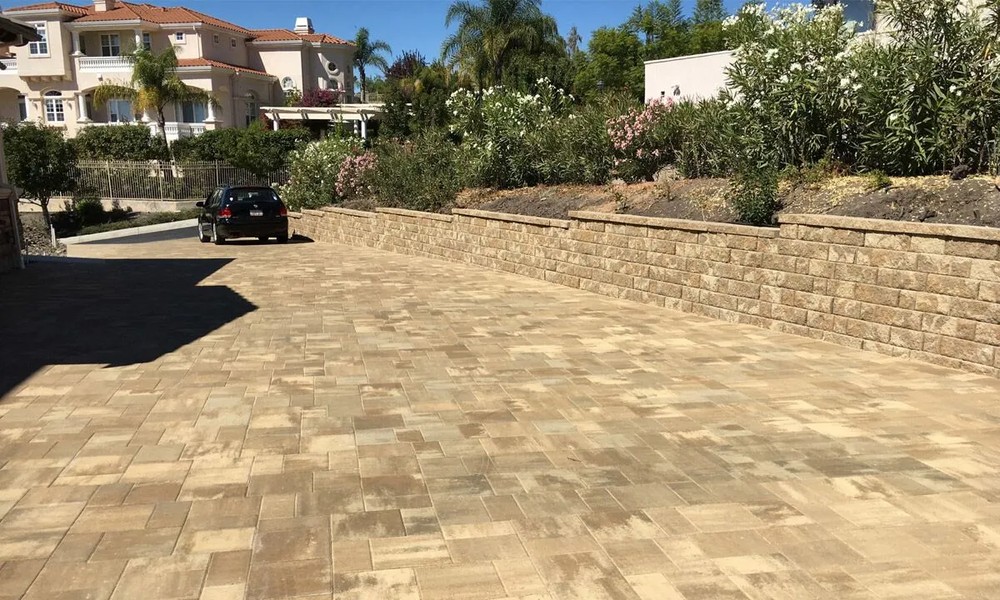 Driveway Ideas and Curb Appeal for Homes on Cul-de-Sacs
